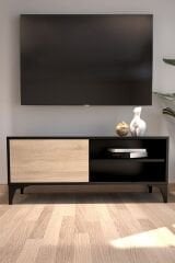 Modern TV Ünitesi Kapaklı Raflı TV Sehpası Salon İçin Minimal Tasarım Fonksiyonel TV Dolabı